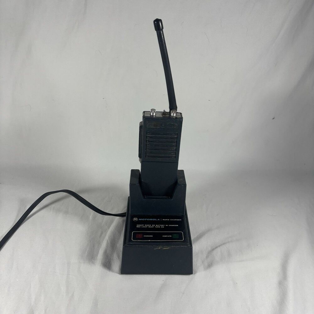 Motorola Handie-Talkie FM Radio H23FFN3100E + Rapid Charger NLN6895A Part/repair